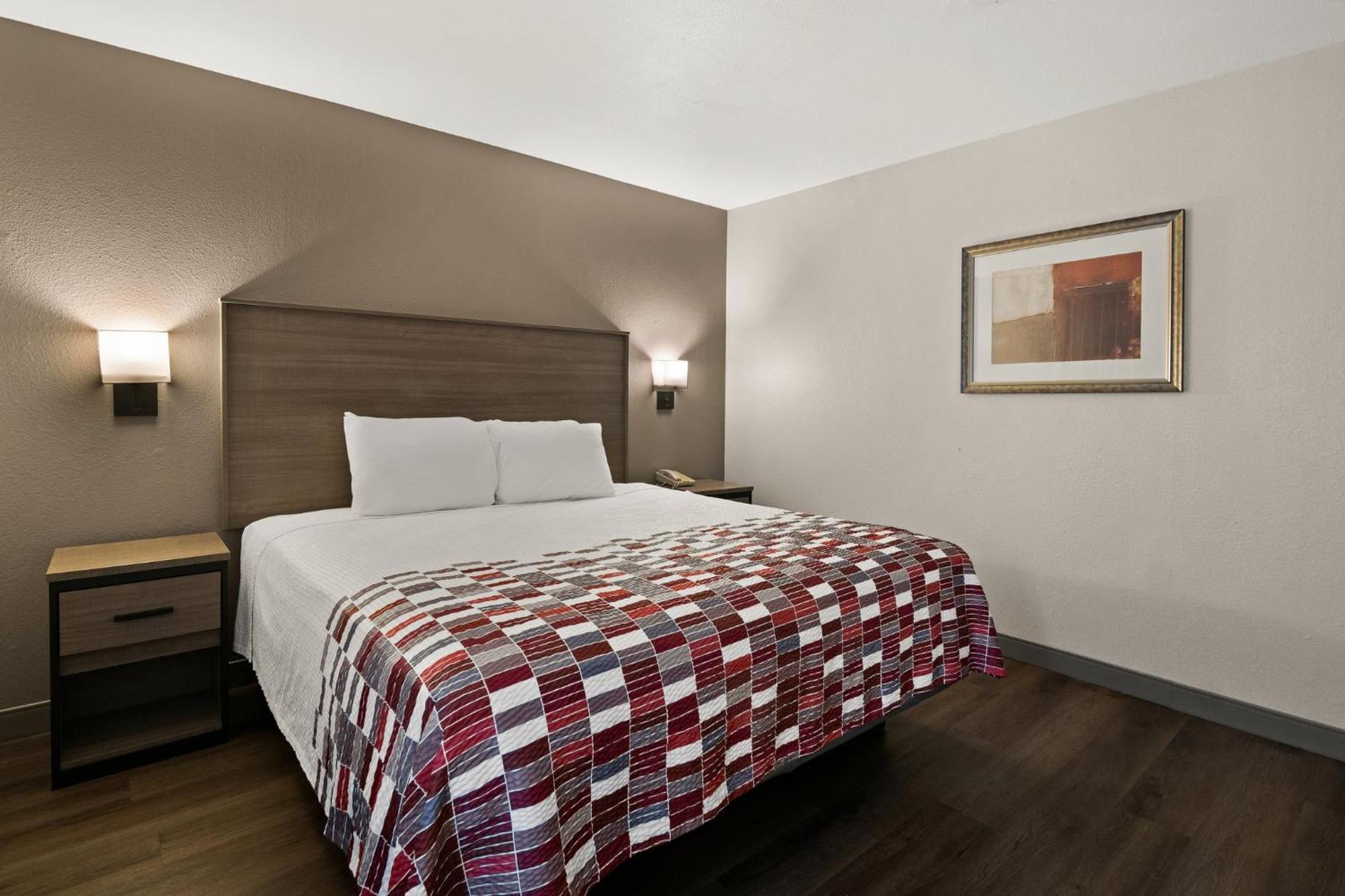 Red Roof Inn & Suites Irving - Dfw Airport South Екстер'єр фото