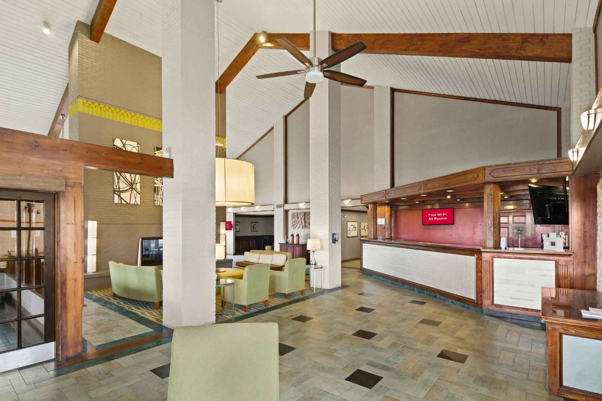 Red Roof Inn & Suites Irving - Dfw Airport South Екстер'єр фото