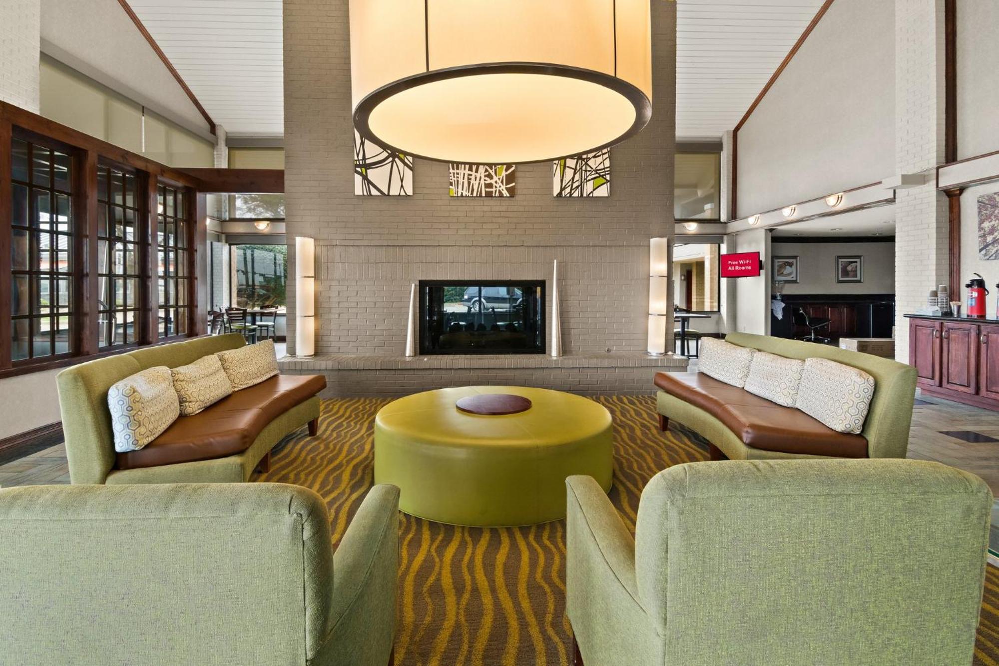 Red Roof Inn & Suites Irving - Dfw Airport South Екстер'єр фото