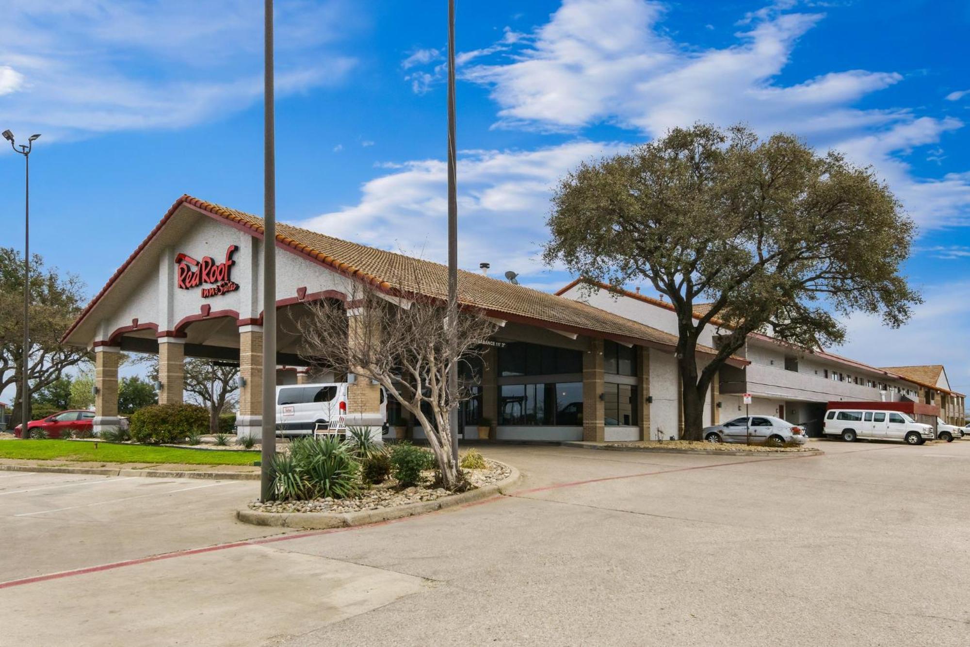 Red Roof Inn & Suites Irving - Dfw Airport South Екстер'єр фото