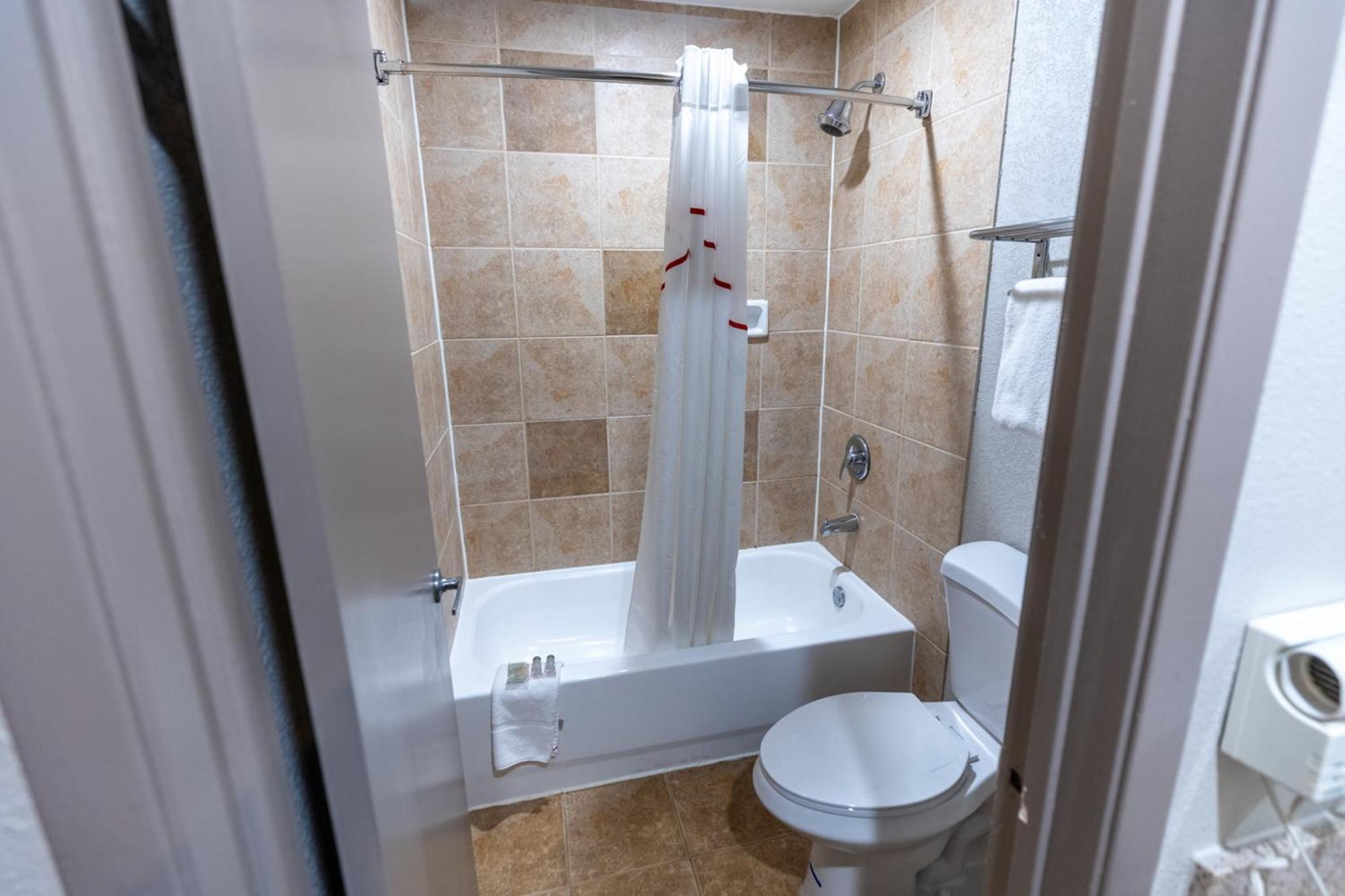 Red Roof Inn & Suites Irving - Dfw Airport South Екстер'єр фото